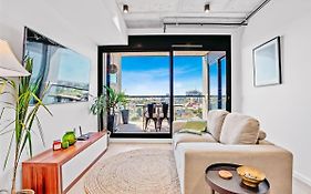 Ovation - New Footscray Apt W Parking & Pool